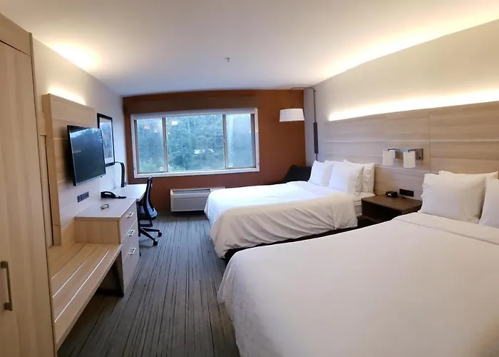 Holiday Inn Express Fort Bragg By Ihg