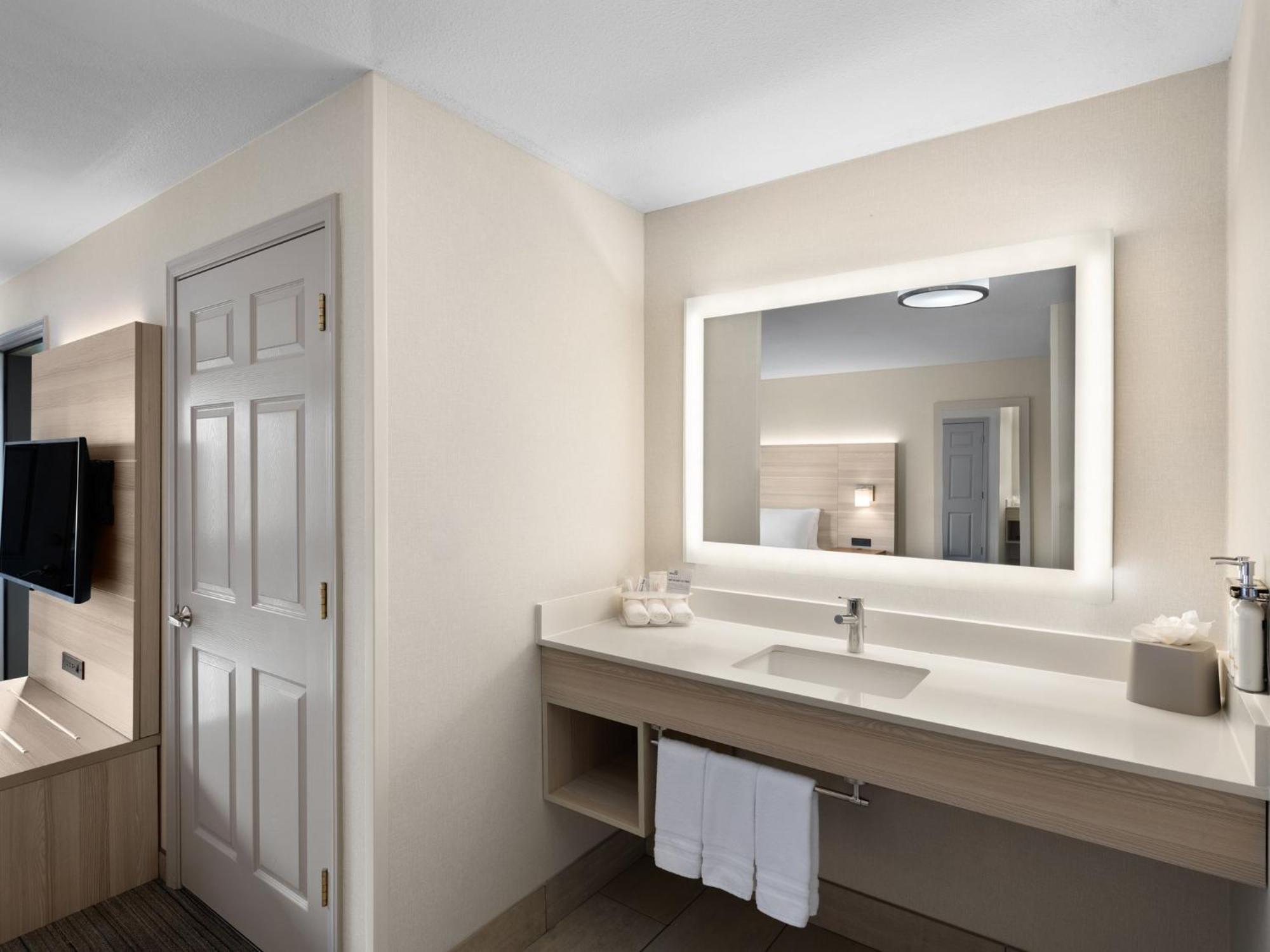 Express Bragg By Ihg