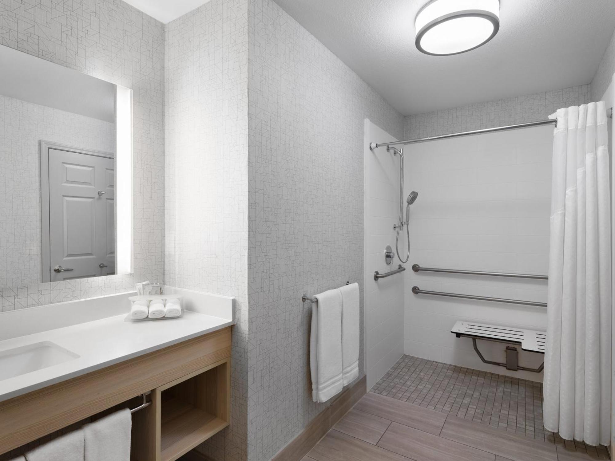 Express Bragg By Ihg Hotel Fort Bragg